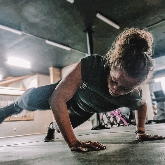 Meet your Posher, Stephanie - Picture 7 of 16